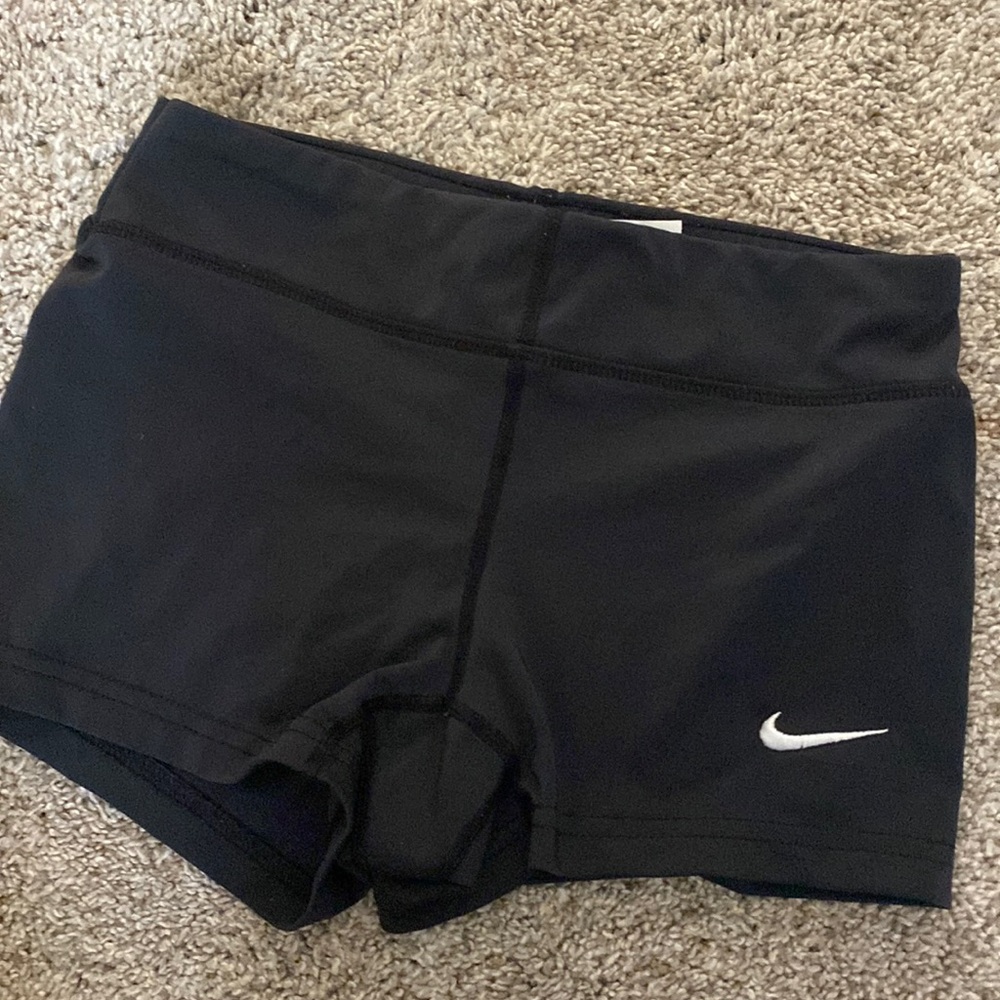 Low rise short shorts